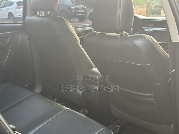 Toyota Corolla L 4dr Sedan (1.8L 4cyl 6M) 2015 Black