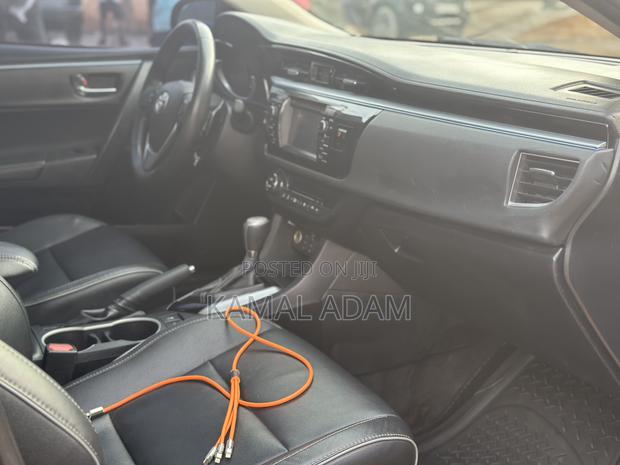 Toyota Corolla L 4dr Sedan (1.8L 4cyl 6M) 2015 Black