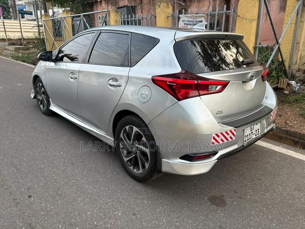 Toyota Corolla 2018 Silver