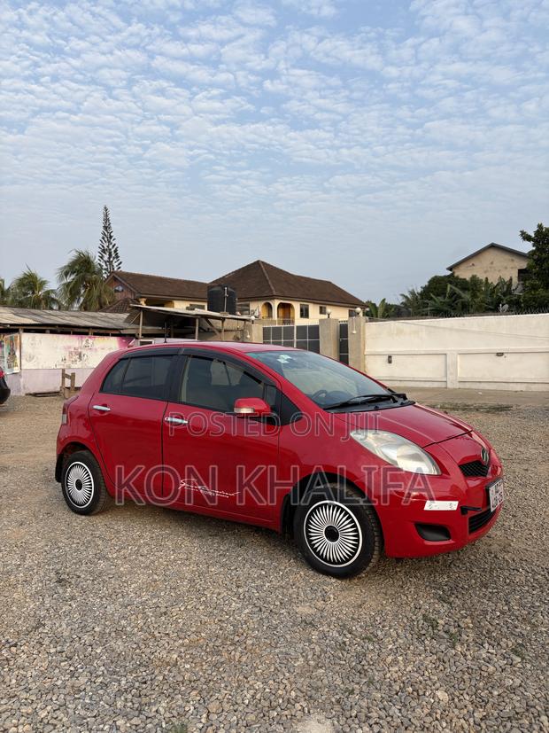 Toyota Vitz 1.3 FWD 5dr 2010 Red