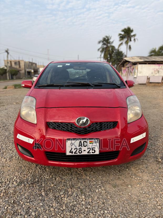 Toyota Vitz 1.3 FWD 5dr 2010 Red