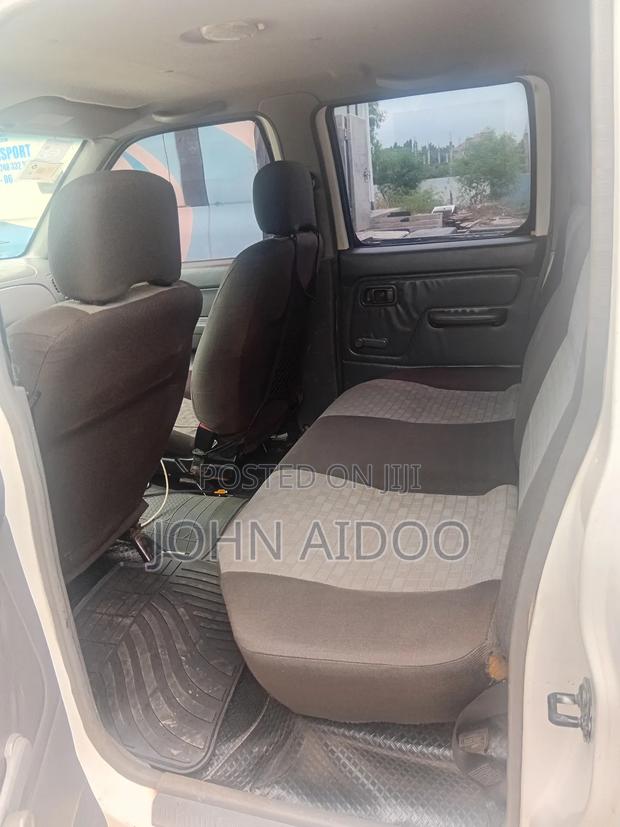 Nissan Hardbody 2016 White