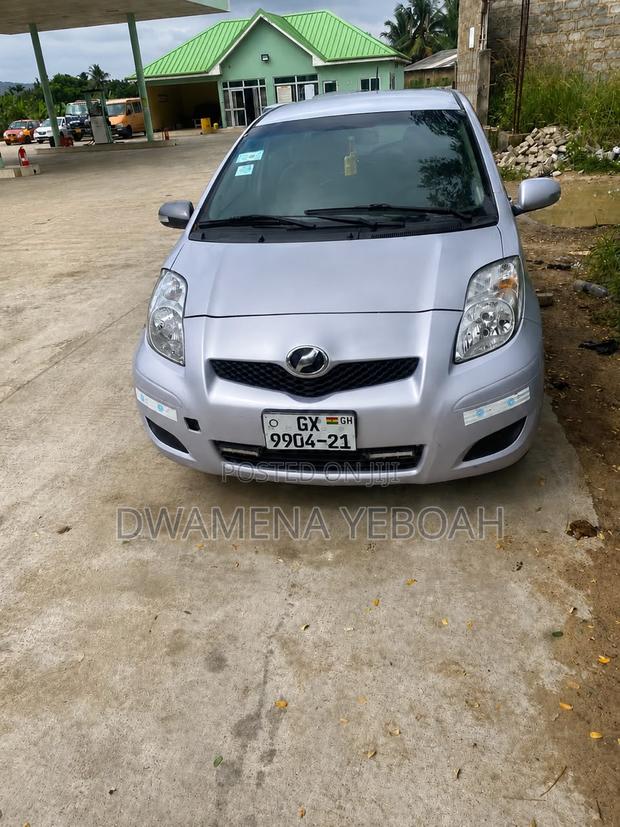 Toyota Vitz 1.3 AWD 5dr 2010 Silver