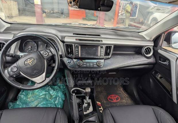 Toyota RAV4 Limited 4dr SUV AWD (2.5L 4cyl 6A) 2018 Silver