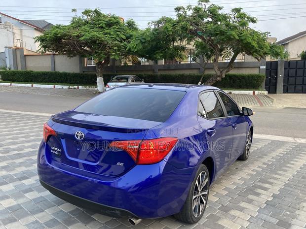 Toyota Corolla SE (1.8L 4cyl 2A) 2018 Blue