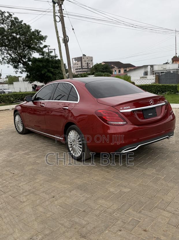 Mercedes-Benz C300 Luxury Sedan RWD (2.0L 4cyl 7A) 2017 Red