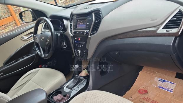 Hyundai Santa Fe SE AWD 2017 Gray