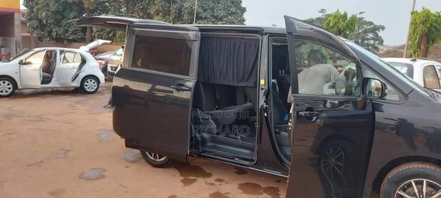 Toyota Voxy X L Edition 2WD 8-Seater 2012 Black