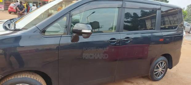 Toyota Voxy X L Edition 2WD 8-Seater 2012 Black