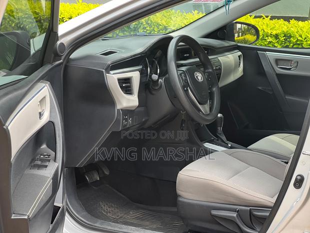 Toyota Corolla LE Eco 4dr Sedan (1.8L 4cyl CVT) 2015 Silver