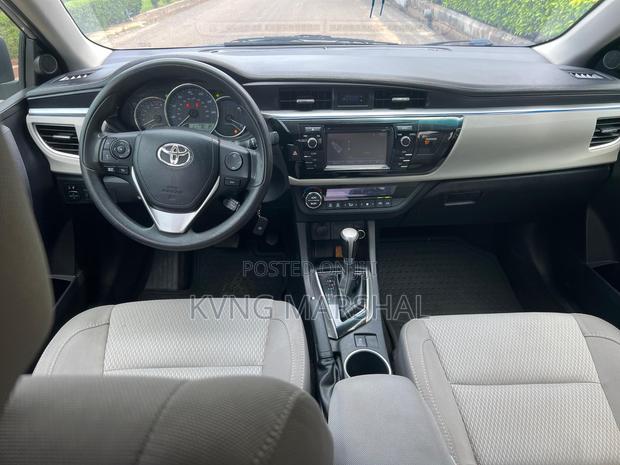 Toyota Corolla LE Eco 4dr Sedan (1.8L 4cyl CVT) 2015 Silver