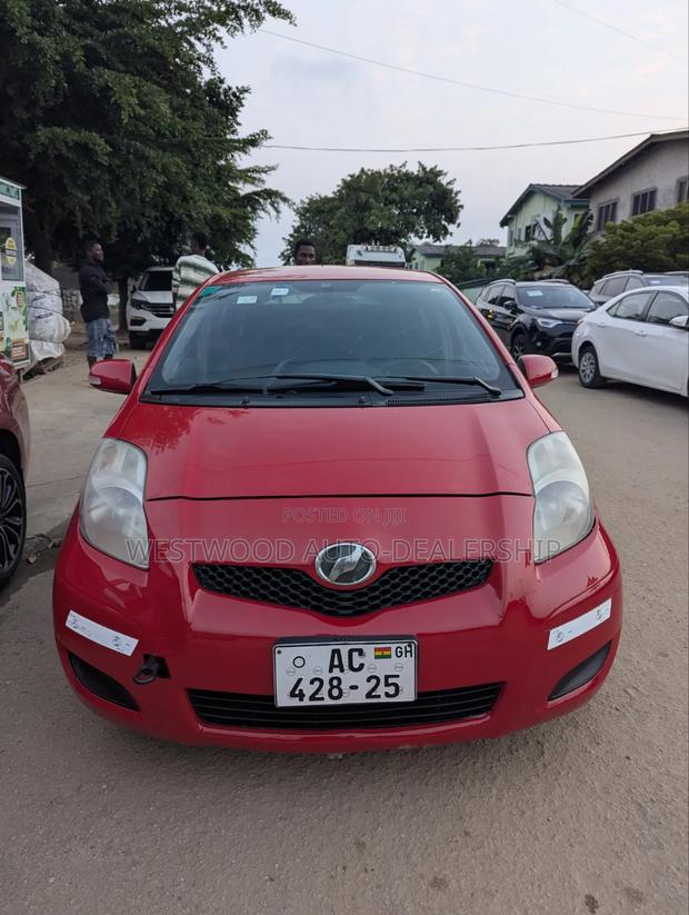 Toyota Vitz 1.5 FWD 5dr 2010 Red