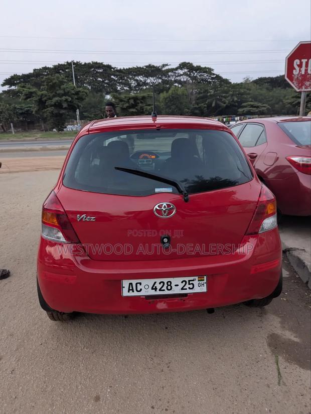 Toyota Vitz 1.5 FWD 5dr 2010 Red