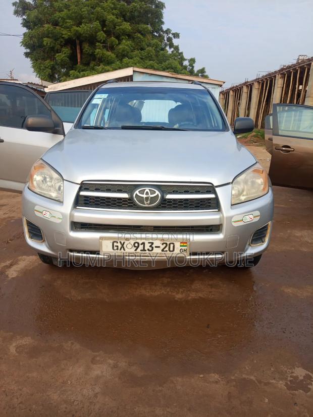 Toyota RAV4 2010 Silver
