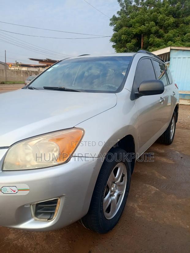 Toyota RAV4 2010 Silver