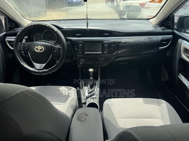 Toyota Corolla 2015 Silver