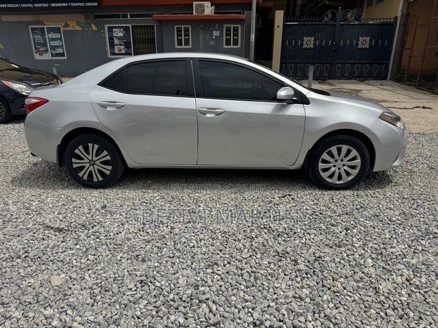 Toyota Corolla 2015 Silver