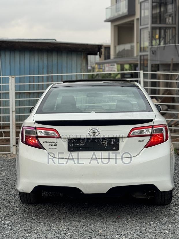 Toyota Camry SE Sport 4dr Sedan (2.5L 4cyl 6A) 2014 White