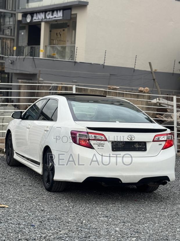 Toyota Camry SE Sport 4dr Sedan (2.5L 4cyl 6A) 2014 White