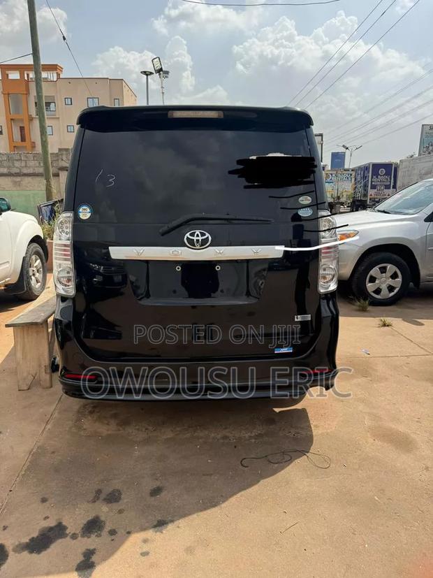 Toyota Voxy 2015 Black