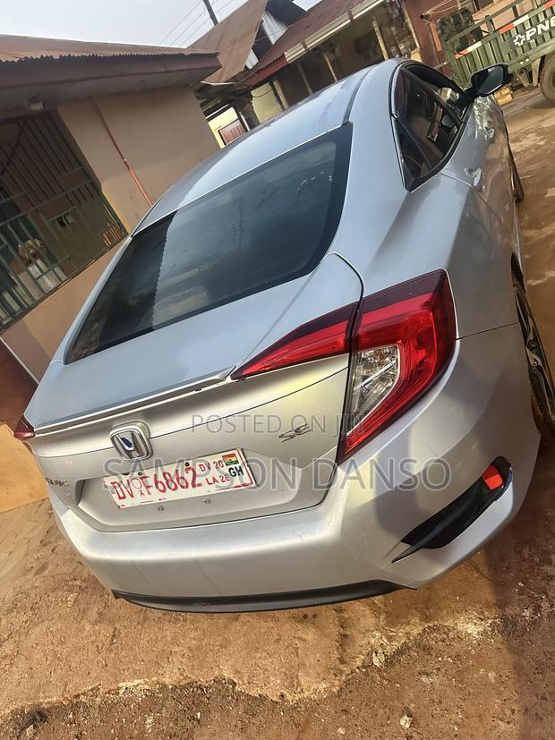 Honda Civic 2018 Off white