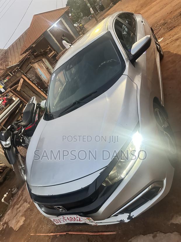 Honda Civic 2018 Off white