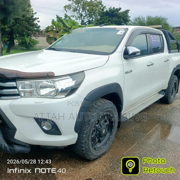 Toyota Hilux 2017 White