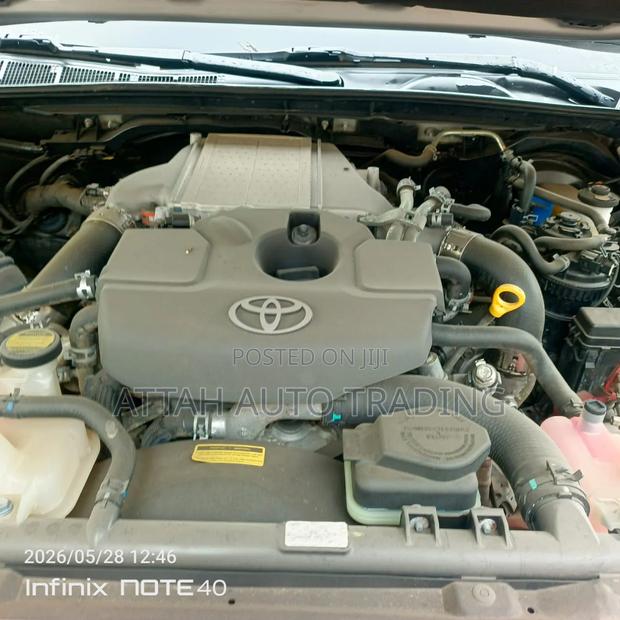 Toyota Hilux 2021 Silver