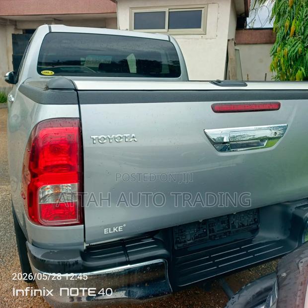 Toyota Hilux 2021 Silver