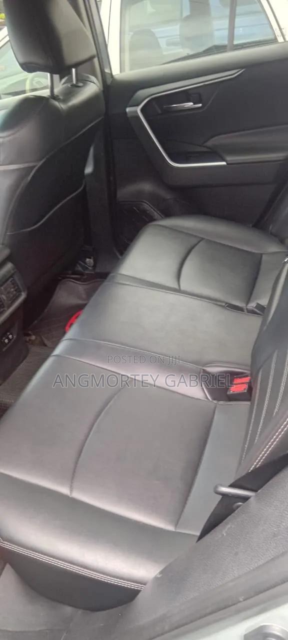Toyota RAV4 2021 Green