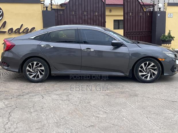 Honda Civic EX Sedan 2018 Gray