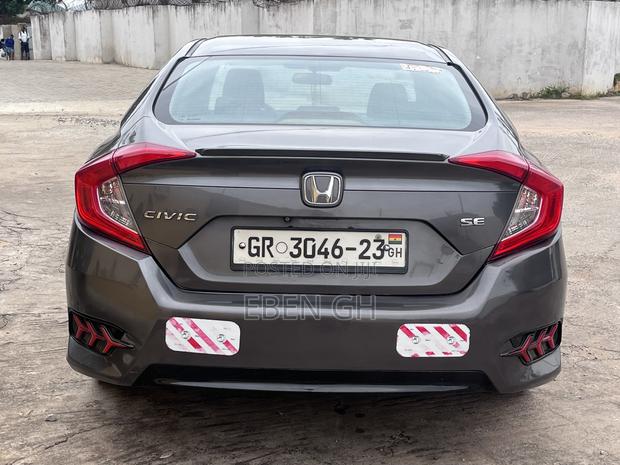 Honda Civic EX Sedan 2018 Gray