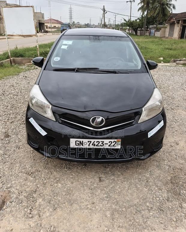 Toyota Vitz 2012 Black