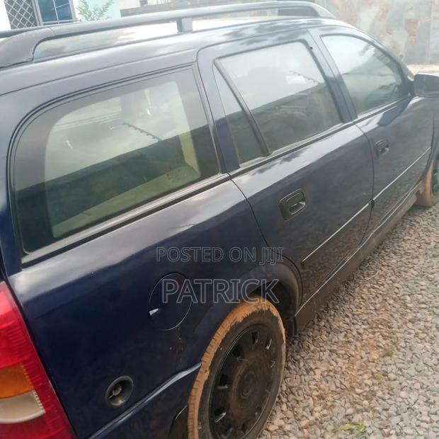 Opel Astra 2001 Black