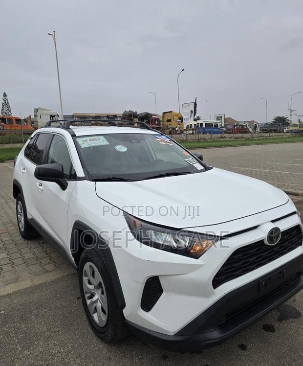 Toyota RAV4 2020 White