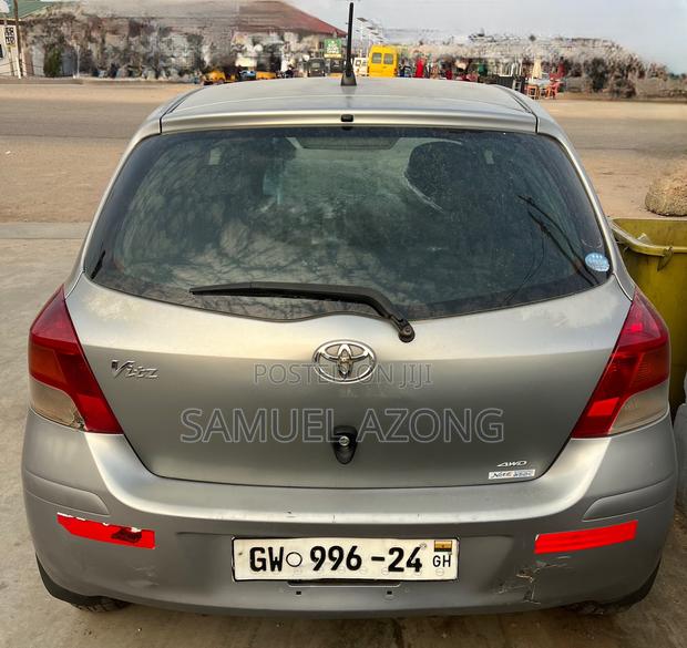 Toyota Vitz 1.3 AWD 5dr 2010 Silver