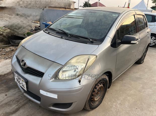 Toyota Vitz 1.3 AWD 5dr 2010 Silver
