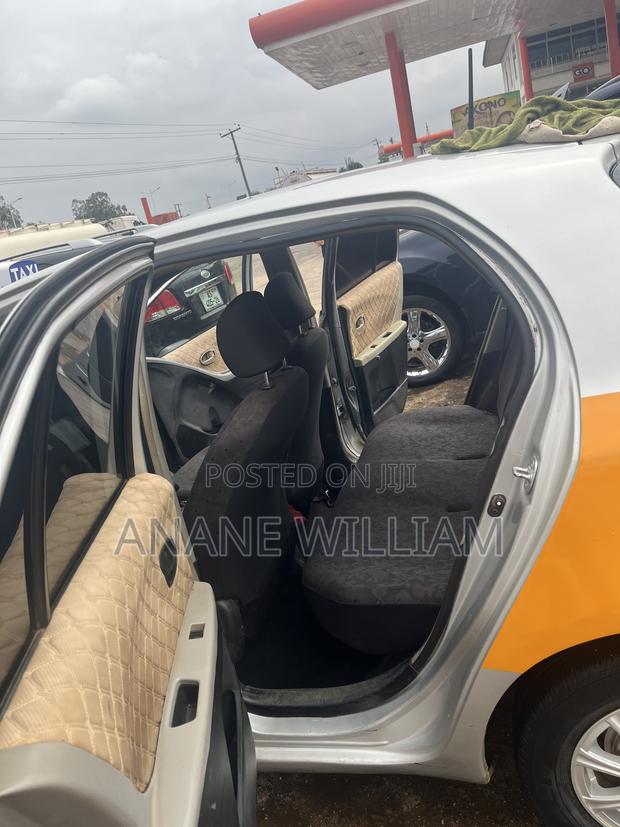 Toyota Vitz 2010 Gray