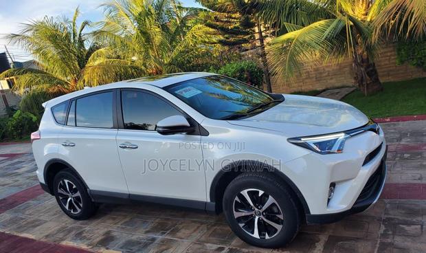 Toyota RAV4 2017 White