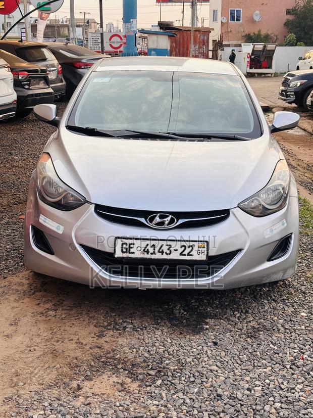 Hyundai Elantra 2012 Silver