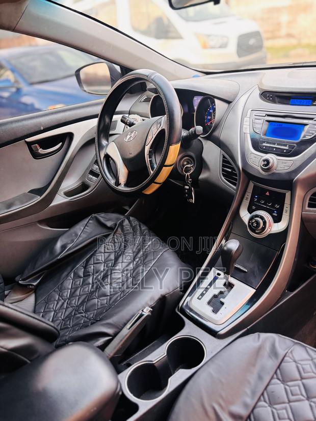 Hyundai Elantra 2012 Silver