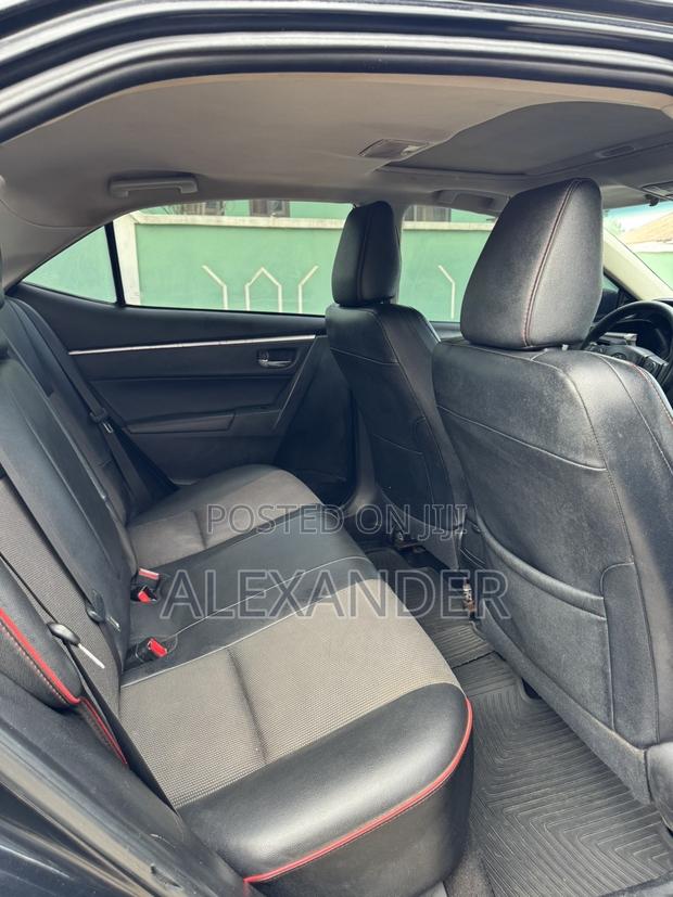 Toyota Corolla S w/Special Edition Pkg (1.8L 4cyl CVT) 2016 Black