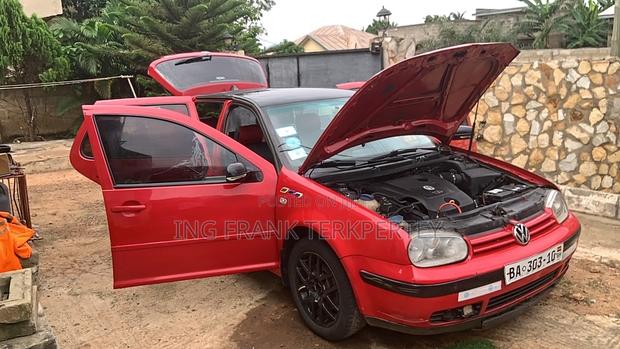 Volkswagen Golf 2002 Red