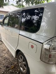 Toyota Voxy ZS 2WD 7-Seater 2013 White for sale