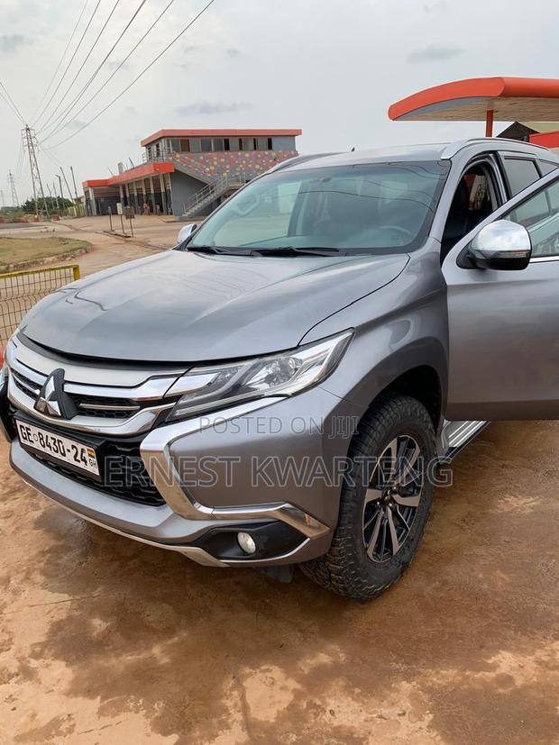 Mitsubishi Pajero Sport 2019 Silver