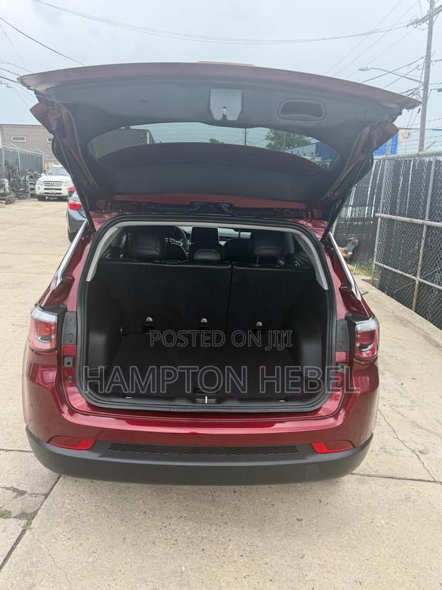 Jeep Compass Latitude 2022 Red