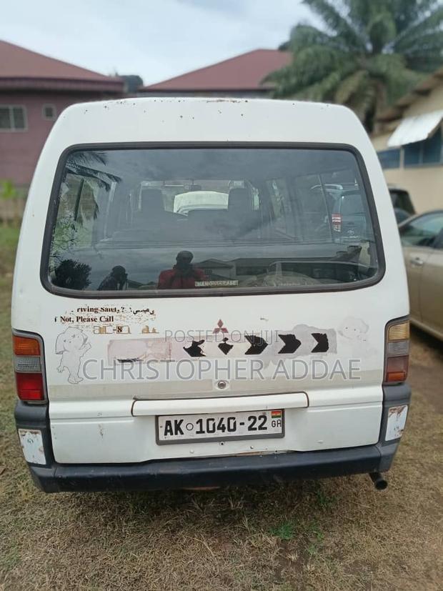 Mitsubishi Delica 2012 White