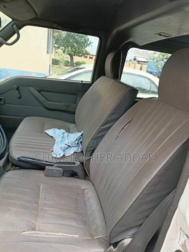 Mitsubishi Delica 2012 White