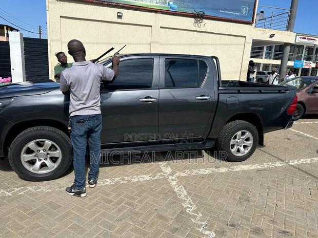 Toyota Hilux 2017 Gold