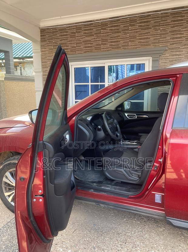 Nissan Pathfinder SV 4x4 2018 Red